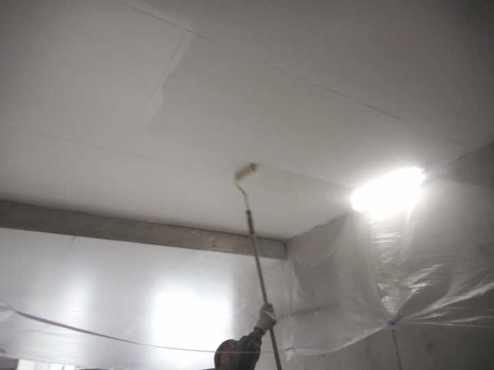 車庫天井塗装