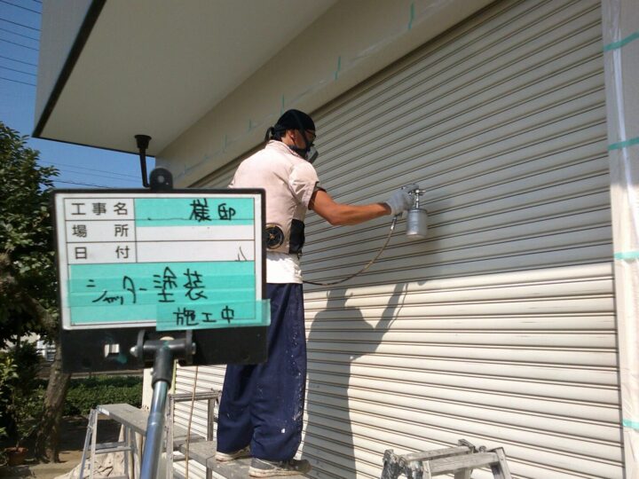 シャッター塗装 1回目