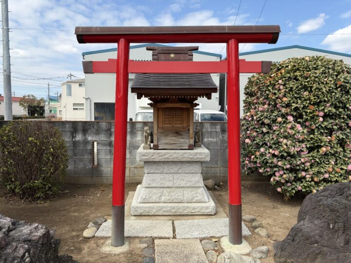 綺麗になった鳥居を見ると、それだけでも気持ちの良いものです！　  　鳥居塗装　 川口市江戸　 Y様　｜埼玉県川口市、蕨市の外壁塗装・屋根塗装専門店カワグチペイント　口コミ評判No,1！